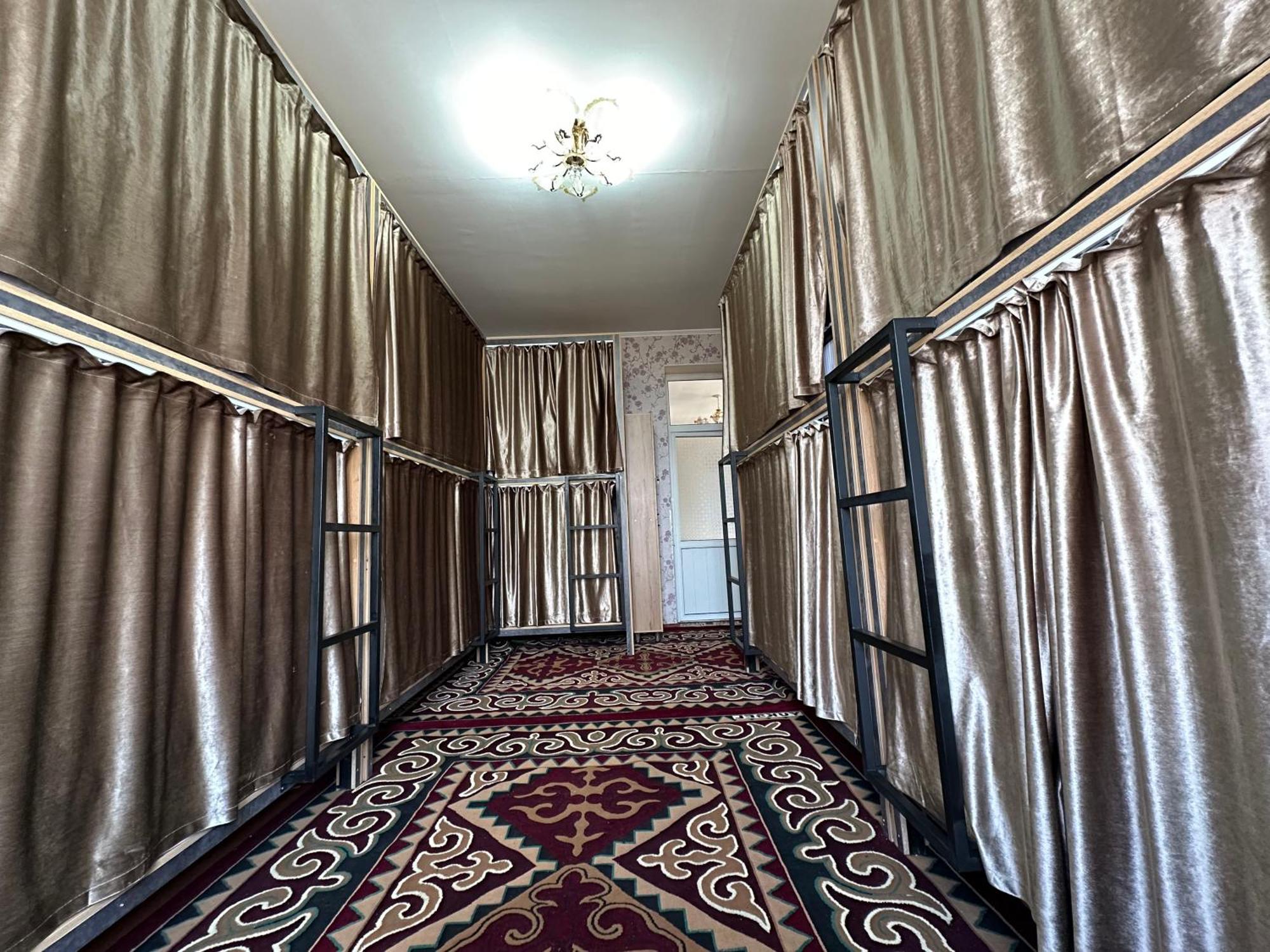 Sunny Hostel Osh Bagian luar foto